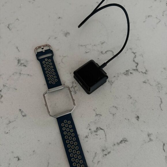 Fitbit Blaze Black Used Activity Tracker Band Charger Fitness Health Smart Watch - Picture 2 of 6
